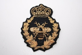 Perlebroderet symærke 'Royal Bee'