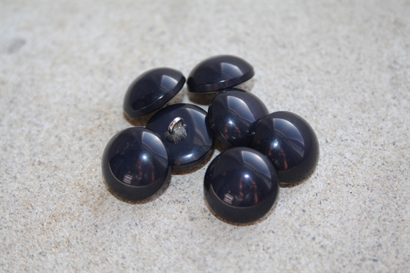 Mørkeblå halvkugleformet øjeknap