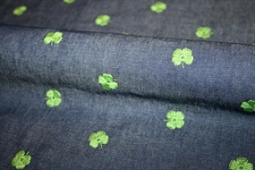 Bomulds denim med grønne kløvere