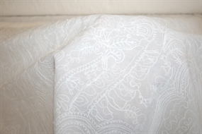 Hvid broderie anglaise i bomuld