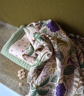 Viscosecrepe med tropisk print