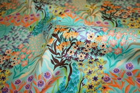 Bomuldsstof med botanisk print