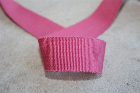 Pink bomulds grosgrainbånd 25 mm.