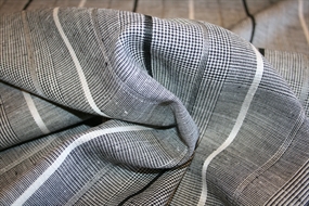 Sort og hvid viskose -og hørblanding