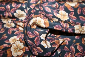 Liberty silke crepe de chine \'Embroidered Botanical\'