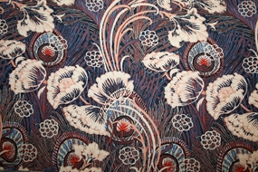 Liberty silke crepe de chine med påfuglefjer