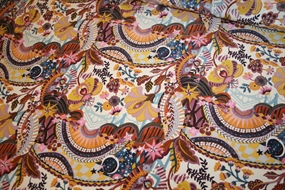 Silke stof fra Liberty Fabrics med arkitektonisk print og afdæmpede farve