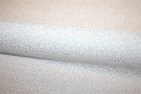 Hvid bomuld med tone-i-tone print fra Liberty