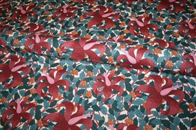 Liberty stof hør -og bomuldsblanding med bær og liljer