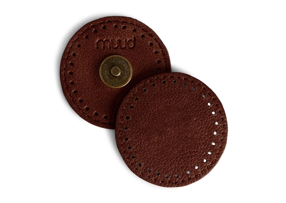 Muud magnetknap i brun læder