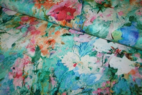 Blomstret bomuldsstof til patchwork og beklædning \'Floral Garden\'