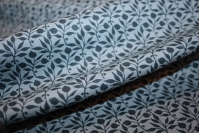 William Morris stof \'Rosehip Indigo\'