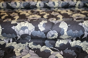 Bomuld med blomster i lilla nuancer \'Wild Flora\'