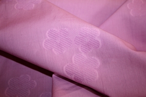 Rosa blomstret fil coupé i 100% bomuld