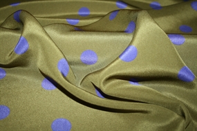 Mosgrøn silke med lilla prikker