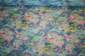 Silke georgette med akvarelblomster i klare farver