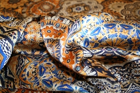 Satinvævet silke stof med orientalsk print