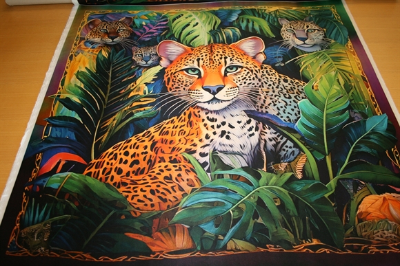 Tørklæde-silke med farvestrålende print