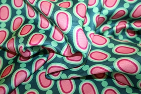 Twillvævet silke -og viskose stof med retroprint