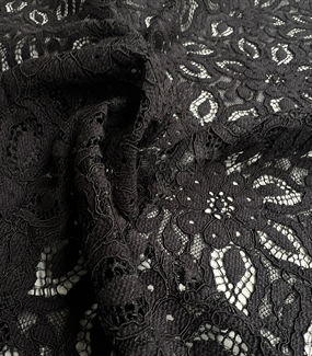 Elegant sort blomsterblonde med tungekanter