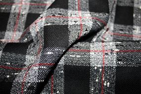 Ternet uldstof i grå, sort og rød