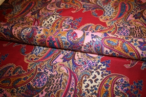 Uld -og silkeblanding stof med paisley print