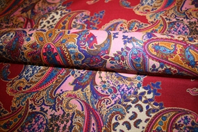 Uld -og silkeblanding stof med paisley print