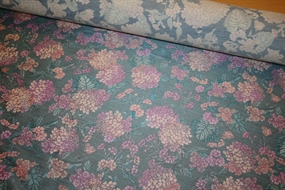 Uld -og silkeblanding med hortensiaer i støvede nuancer