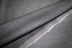 Grå sildebensvævet uld