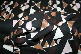 Twillvævet viskose med geometrisk print