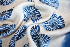 Vævet viskose med muslingeskaller og borter