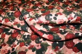 Twillvævet viskose stof med blomsterprint