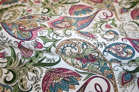 Vævet viskose stof med paisley print på hvid bund