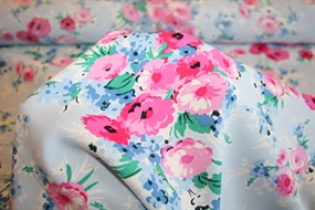 Crepevævet viscose stof \'Primavera Romantica\'