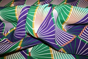 Vævet viskose stof med geometrisk print