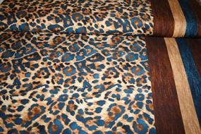 Twillvævet viscose med leopardprint og bort