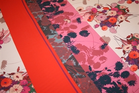 VIskose stof med blomster og bort