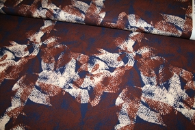 Twillvævet viskose med print i efterårsfarver