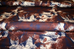 Twillvævet viskose med print i efterårsfarver