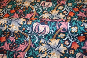 William Morris stof bomuld \'Golden Lily\'