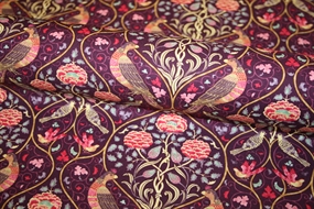 William Morris stof bomuld 'Seasons by May - Mulberry'