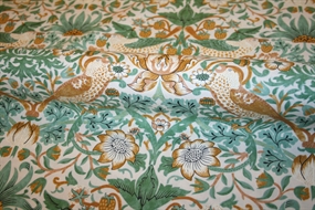 William Morris Strawberry Thief stof i mint med fugle og blomster
