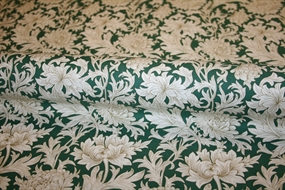 William Morris bomulds stof 'Chrysanthemum Toile Forest'